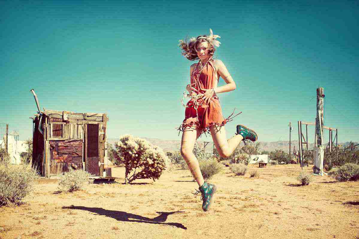 午評|國內期貨主力合約漲跌互現 鐵礦石漲超2%